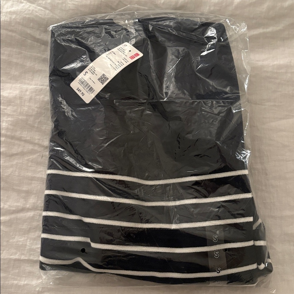 NWT Uniqlo Men's Navy and White size S Crewneck Sweater - Picture 5 of 5